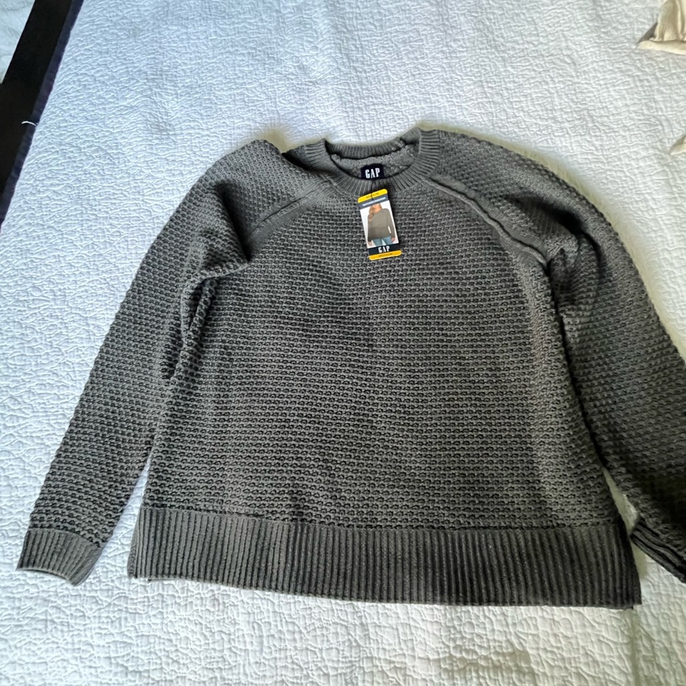 GAP womens Gray Sweater  new with tags
